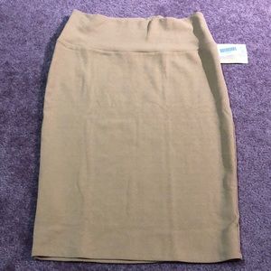 MEDIUM LULAROE CASSIE